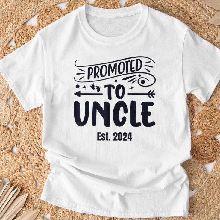 Promoted To Uncle 2024 Soon To Be Uncle Mens T-Shirt Gifts for Old Men