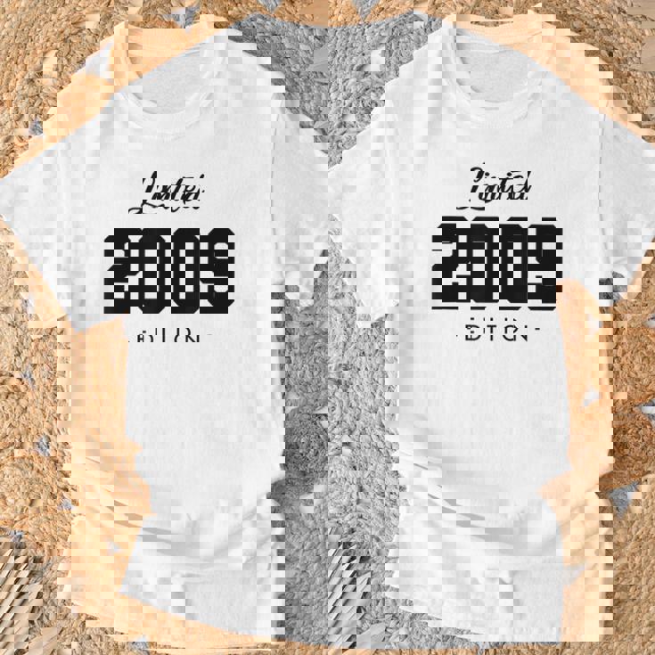 Retro 15 Años Nacido En 2009 Edición Limitada 15 Cumpleaños Camiseta unisex Regalos para ancianos