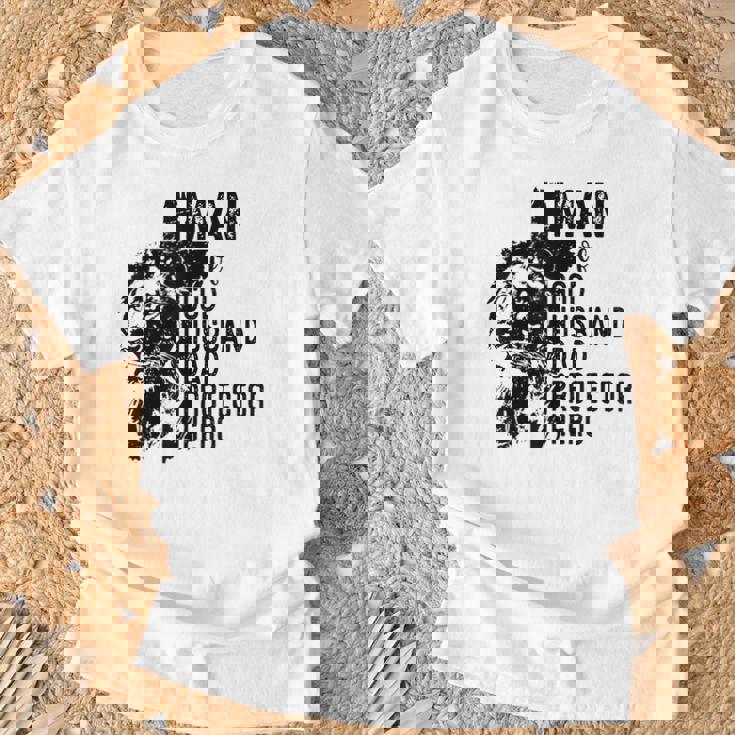 Retro Man Of God Husband Dad Protector Hero Dad Christian T-Shirt Gifts for Old Men