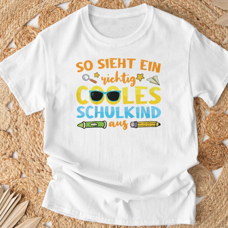 So Sieht Ein Richtig Cooles Schulkind T-Shirt, Spaßiges Design Geschenke für alte Männer