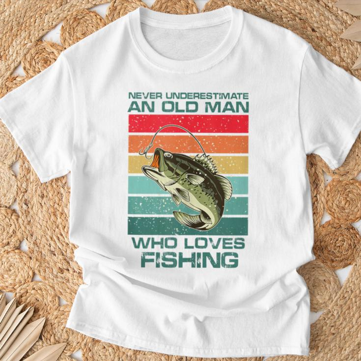 Never Underestimate A Old Man Who Loves Fishing Bass Vintage T-Shirt Gifts for Old Men