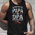 With German Wording “Ich Habe Zwei Titel Papa Und Opa Und Ich Rocke Sie Beide” Tank Top Geschenke für Ihn