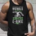 Underschätze Niemals Einen Old Mann Mit Einem E-Bike S Tank Top Geschenke für Ihn