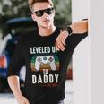 Damen Level Up To Daddy 2023 Werdender Gaming Papa Mit-Ausschnitt Langarmshirts Geschenke für Ihn