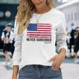 Donald Trump Nunca Rendirá A Trump 2024 Pro Trump Camiseta de manga larga Regalos para ella