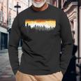 Oso Lgbtq Para El Mes Del Orgullo Gay Árbol Del Bosque Gay Oso Camiseta de manga larga Regalos para ancianos