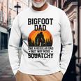 Bigfoot Dad Retro Papa Squatchintage Sasquatchatertag Langarmshirts Geschenke für alte Männer