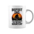 Bigfoot Dad Retro Papa Squatchintage Sasquatchatertag Tassen