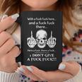 Skull With A Fuck Here And A Fuck There Tasse Cadeaux drôles