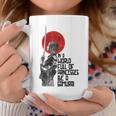 En Un Mundo Lleno De Princesas Ser Un Samurai Japonesa Taza de café Regalos divertidos