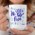 Hi Five Boy 5 Years Old Blue Fête D'anniversaire De Famille Tasse Cadeaux drôles