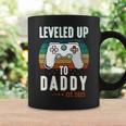 Damen Level Up To Daddy 2023 Werdender Gaming Papa Mit-Ausschnitt Tassen Geschenkideen