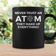 Nunca Confíes En Un Átomo Lo Componen Todo Química Taza de café Ideas de regalos