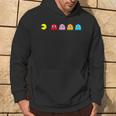 Retro Arcade-Spiel Charakter Hoodie, Nostalgisches Gamer Schwarz Tee Lebensstil