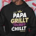 Papa Grillt Tochter Chilltatertag Outdoor Grillen Fan Kapuzenpullover Lustige Geschenke