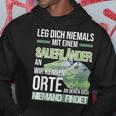 Sauerland Schwarzes Hoodie - Niemals mit Einem Sauerländer Anlegen Lustige Geschenke