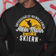 Unterschatzniemals Einen Alte Mann Auf Skiern Unterschatz Niemals Eine Hoodie Lustige Geschenke