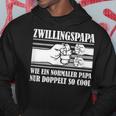 Zwillingspapa Wie Ein Normaler Papa Nur Doppelt So Cool German Kapuzenpullover Lustige Geschenke