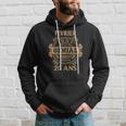 Sweat à capuche Noir Février Génial 20 Ans Design Vintage Doré Cadeaux pour lui