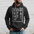 Vintage-Stil Schwarzes Hoodie mit 'Konstantin' Aufdruck, Retro Design Tee Geschenke für Ihn