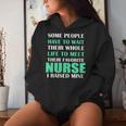 Damen Nurse I Raised Mine Mama Papa Eltern- Mit-Ausschnitt Kapuzenpullover für Damen Geschenke für Sie