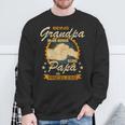 Damen Being Grandpa Is An Honor Being Papa Is Priceless Best Dad Mit-Ausschnitt Sweatshirt Geschenke für alte Männer