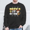 Meow's It Going Cat Pun Grinning Kitten LoverSweatshirt Gifts for Old Men