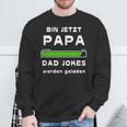 Papa 2024 Stolzerater Dad Jokes Werden Geladen Lustig Sweatshirt Geschenke für alte Männer