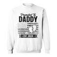 Vatertag Erstes Mal Papa 2024 Promoted To Daddy Est 2024 Raglan Sweatshirt