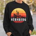 Nuremberg Skyline In Retrointage Style Sweatshirt Geschenke für Ihn