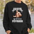Un Vieil Homme Qui Est Ne En Fevrier T-Shirt Sweater e Cadeaux pour lui