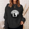 Bull Terrier Moon Bull Terrier Dog Holder Sweatshirt Geschenke für Sie