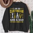 Elektriker Und Papa Mich Schockt Nichts Sweatshirt Geschenke für alte Frauen