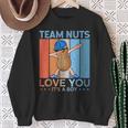 Gender Reveal Team Nuts Team Boy Retro Vintage Sweatshirt Geschenke für alte Frauen