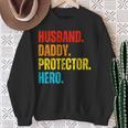 Retro Ehemann Papa Protector Heroatertag Für Papa Sweatshirt Geschenke für alte Frauen