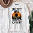 Bigfoot Dad Retro Papa Squatchintage Sasquatchatertag Sweatshirt Geschenke für alte Frauen