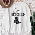 Getting Hitched Bride Western Bachelorette Party Sweatshirt Gifts for Old Women