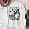 Vatertag Erstes Mal Papa 2024 Promoted To Daddy Est 2024 Raglan Sweatshirt Geschenke für alte Frauen