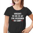 Vorsicht Ich Bin Zu Alt Zum Wegrennen Ich Kämpf Kinder Tshirt