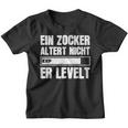 Gamer Birthday Saying Ein Zocker Altert Nicht Er Levelt Kinder Tshirt