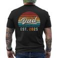 Dad Est 2025 Ersteratertag Frischgebackener Papa T-Shirt mit Rückendruck