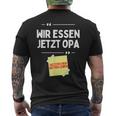 Komm Wir Essen Opa Punctuation Mark Comma Sayings T-Shirt mit Rückendruck