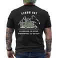 Liebe Ist Und Mit Dem Wohnmobil Zu Reisen Camper S T-Shirt mit Rückendruck