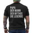 Papa Der Mann Der Mythos Die Legende Long-Sleeved T-Shirt mit Rückendruck