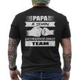 Papa Und Sohn Das Perfekte Chaos Teamatertag T-Shirt mit Rückendruck