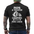 Papa Und Tochter Camper Camping T-Shirt mit Rückendruck