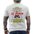 Essen, Schlafen, Zocken Kurzärmliges Herren-T-Kurzärmliges Herren-T-Shirt - Seit 32 Jahren Gamer in Boxershorts & Socken