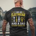 Elektriker Und Papa Mich Schockt Nichts T-Shirt mit Rückendruck Geschenke für alte Männer