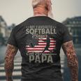 My Favorite Softball Player Calls Me Papa Amerikanische Flagge T-Shirt mit Rückendruck Geschenke für alte Männer