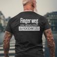 Finger Weg Von Mein Bier Du Fickschnitzel T-Shirt mit Rückendruck Geschenke für alte Männer